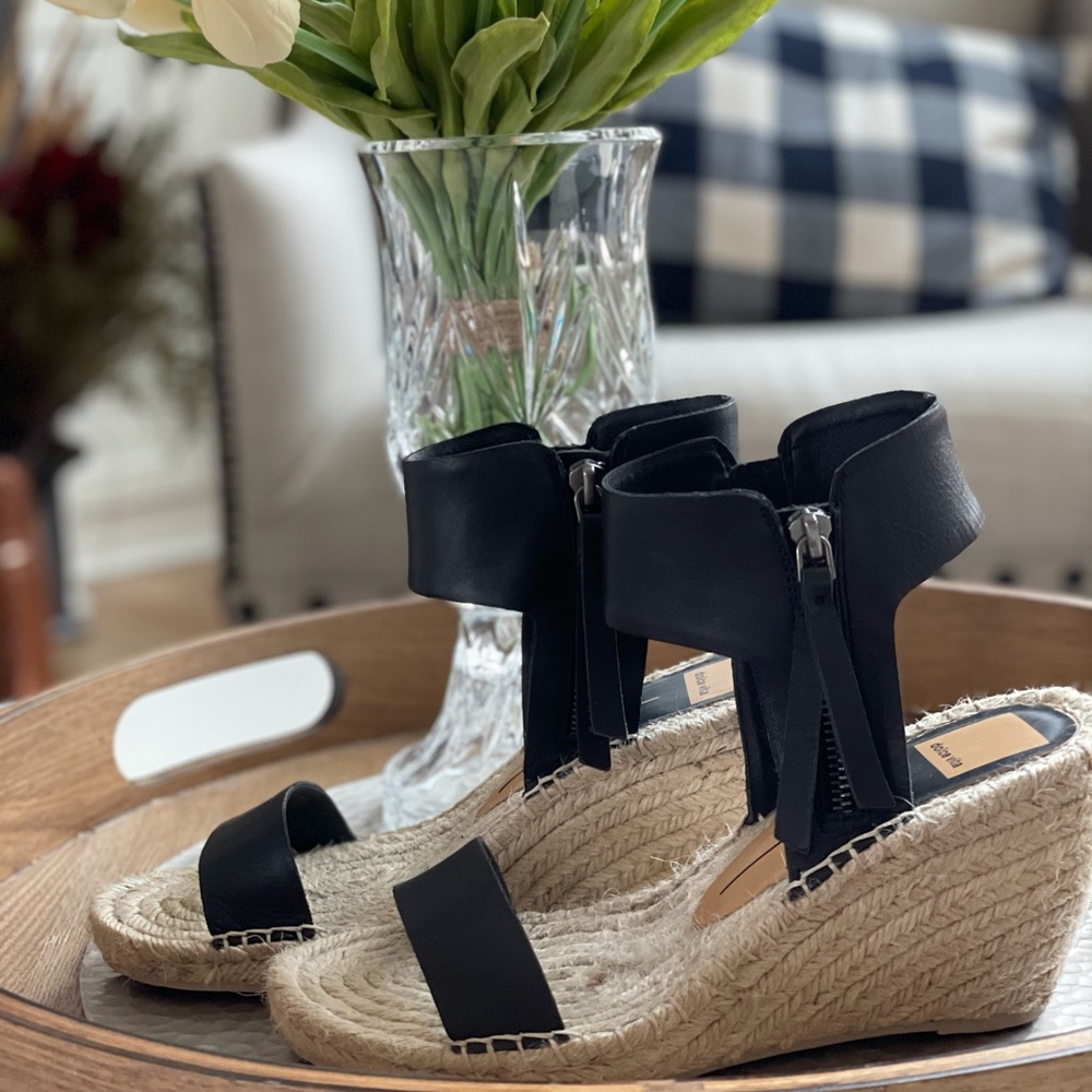 Dolce Vita Wedge Sandals - Like New!